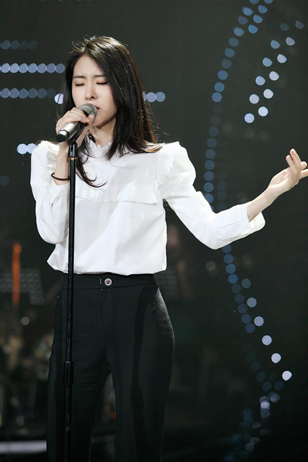 《歌手》张碧晨首秀探戈 改编《红玫瑰》慵懒