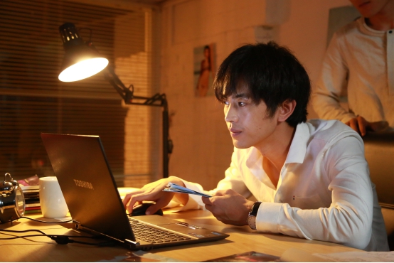 《女神。Angela》剧照