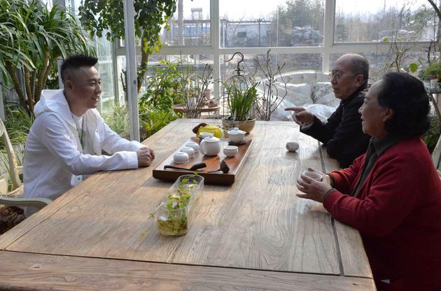 肖亮录制新歌《父母》