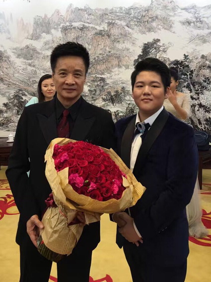 刘泽辰献声《放歌中国》 16岁少年演唱《鸿雁