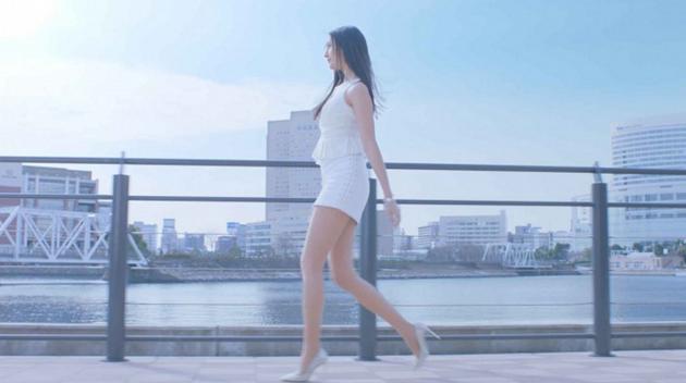 菜菜绪新广告秀美腿