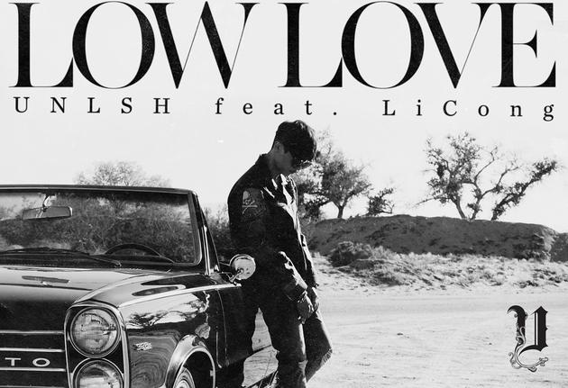 李聪沙漠里拍摄MV