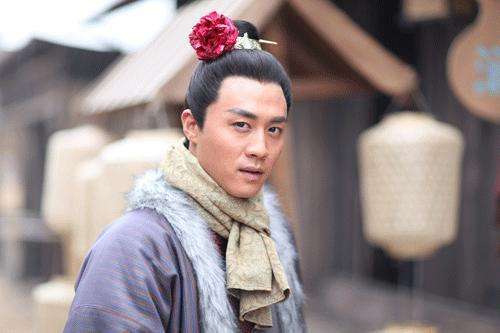 男子簪花