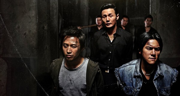 李荣浩在《乘风破浪》中饰演混混