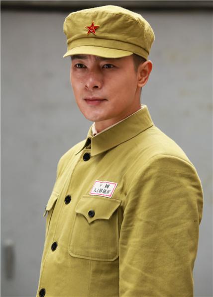 《打土匪》男主万思维