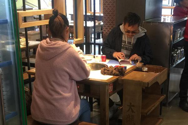 拜仁创纪录夺冠-爱游戏app（中国）官方网站下载_ayx体育app下载