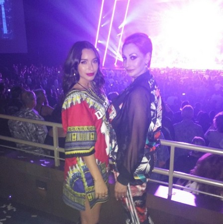 杰西卡近照飘孕味