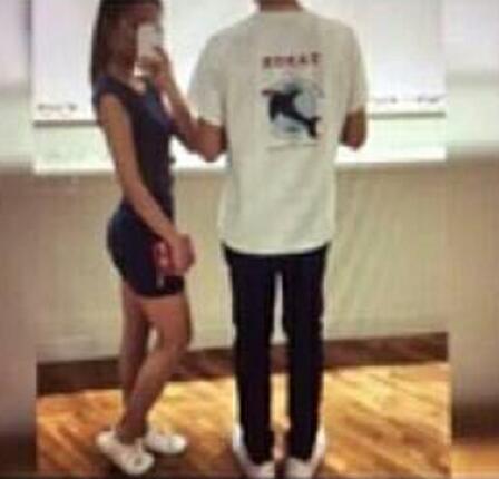 陈飞宇与疑似女友合照