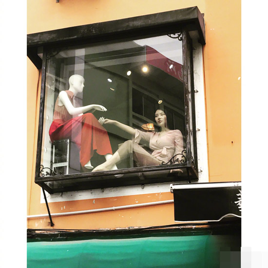 徐冬冬橱窗秀