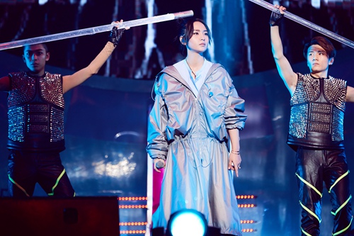 周笔畅首唱新歌