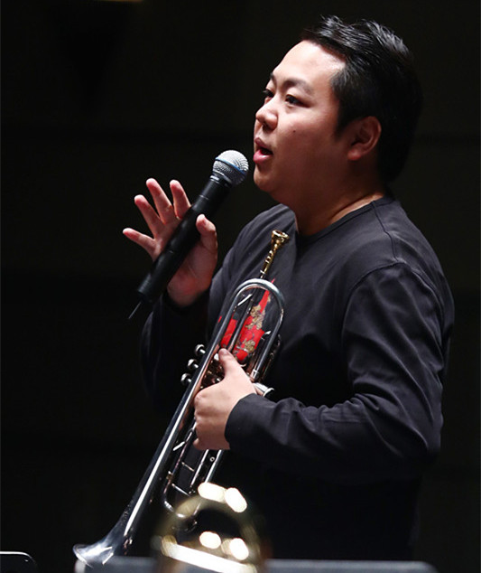 小号演奏家尹晓晖做开场讲解