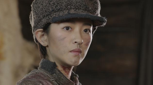 《民族记忆》刘泳希短发俏皮 演绎长白女侠乔