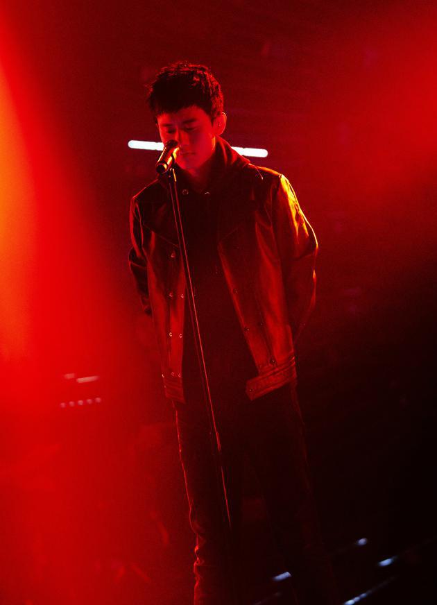 张杰《歌手》舞台