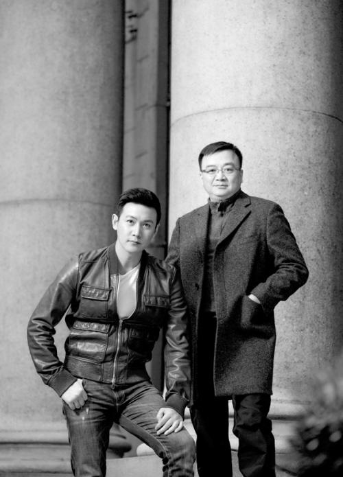 导演李路(右)和主演陆毅