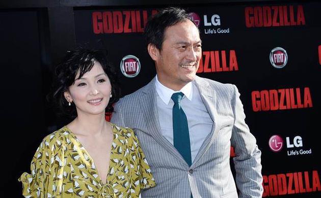 渡边谦与妻子