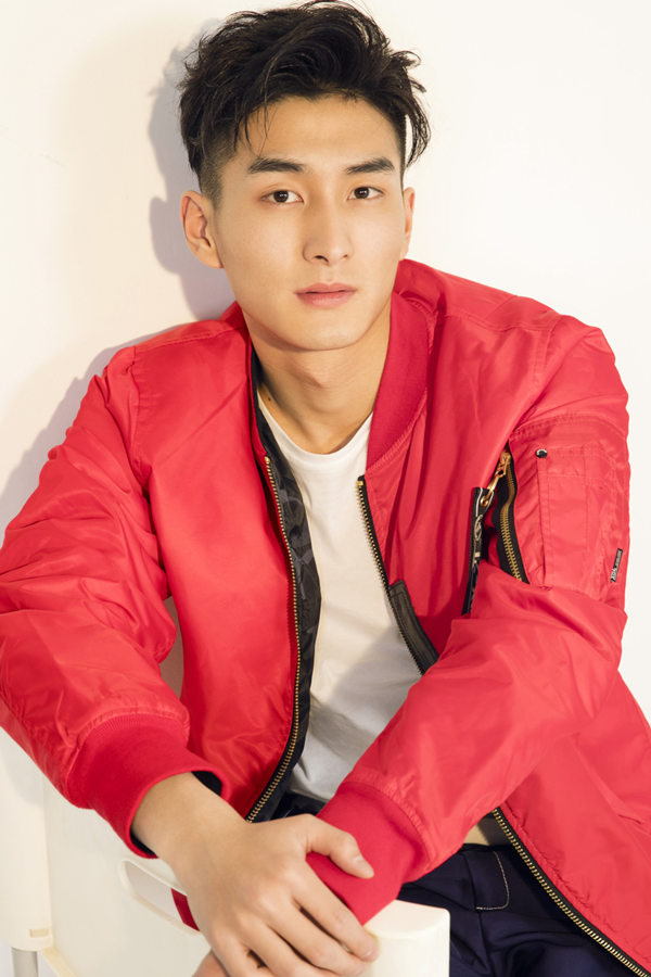 新晋演员黄昱清