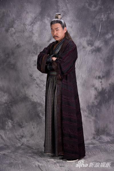 蒋一铭分饰裘千仞和裘千丈