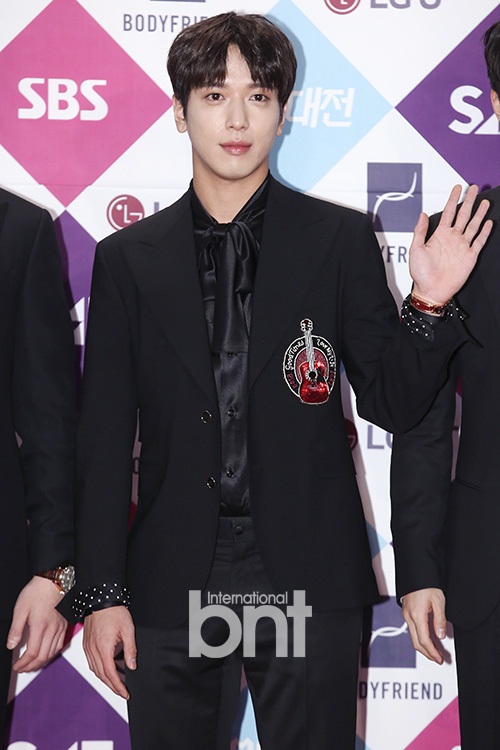 CNBLUE 郑容和