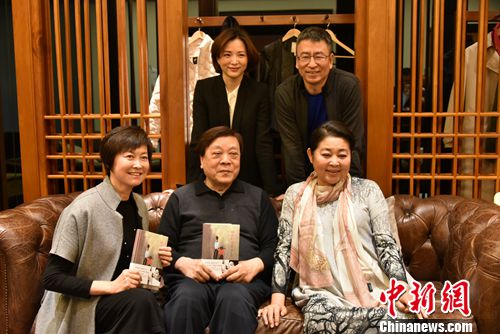 现在的倪萍,仍然幽默并且富有亲和力。北京长江新世纪供图