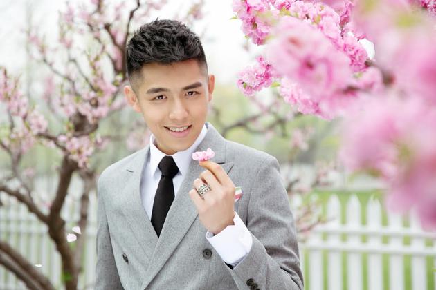 陈信喆新歌《公主的婚礼》首发 演绎唯美爱情