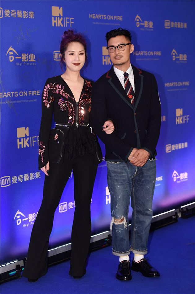 余文乐杨千嬅携手走红毯