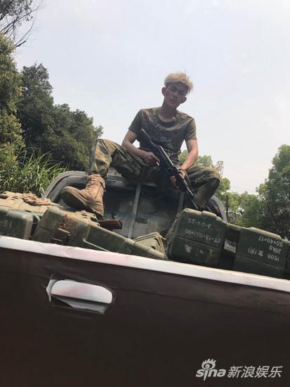 刘润南炫酷造型