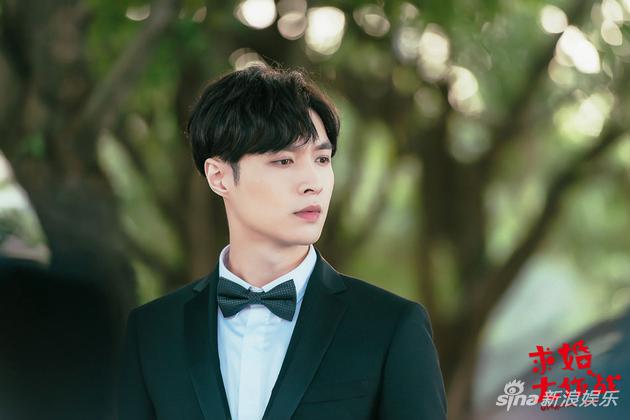 《求婚大作战》曝盐甜系海报 双面张艺兴随时