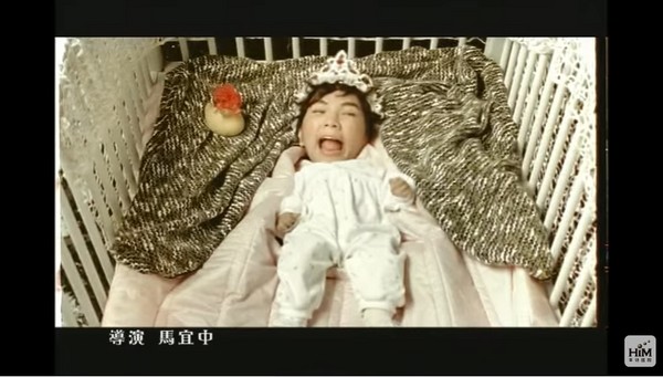 E中Ella第一个生娃有预兆?13年前MV勾回忆|E