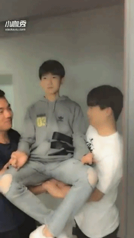王源晒视频被托举出场 搞怪尬舞花样百出