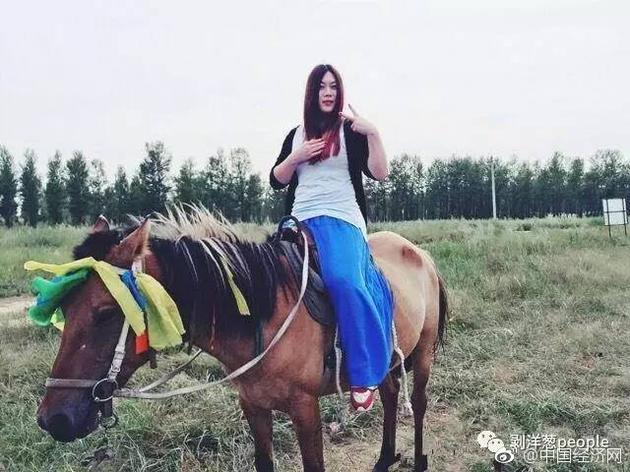 西单女孩成名八年:经济条件好了万倍 却想做回自己