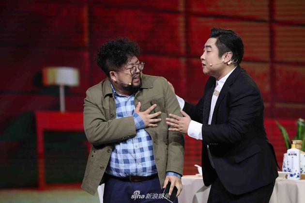 修睿再战《笑声传奇》舞台 现场椅子竟笑"塌"