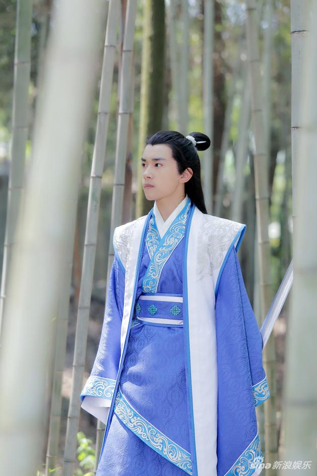 易烊千玺 饰 少年屈原