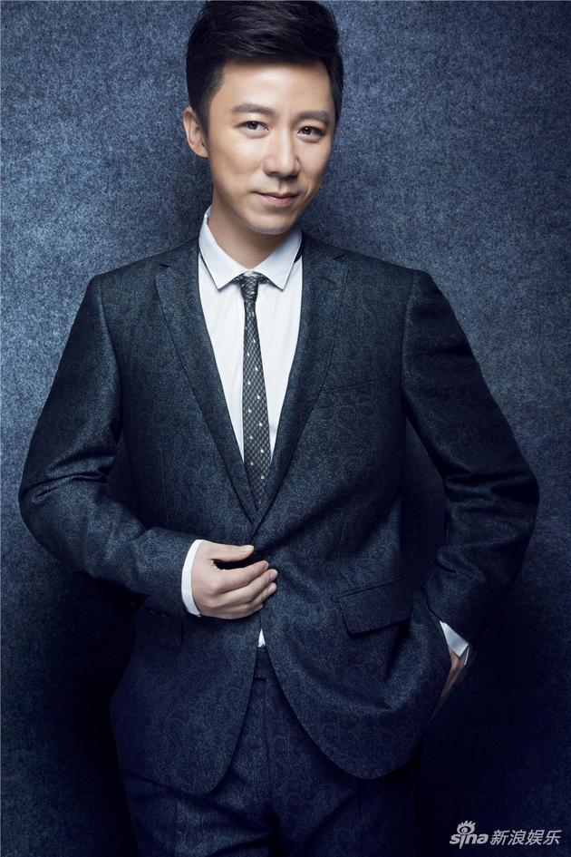 王茂蕾 西装帅气