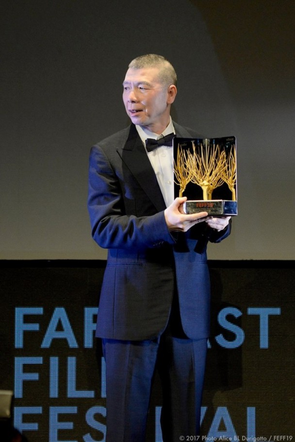 冯小刚获颁第19届远东电影节终身成就奖