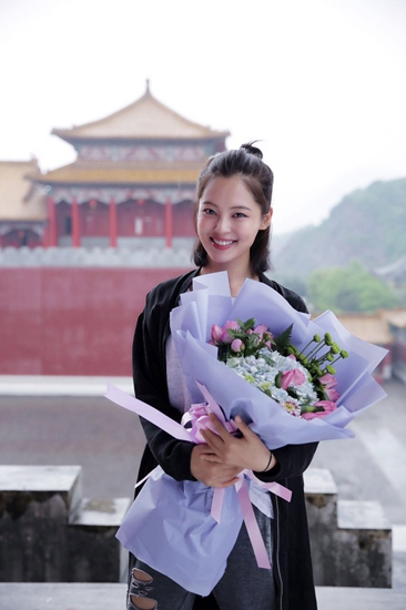 辛芷蕾饰金玉妍