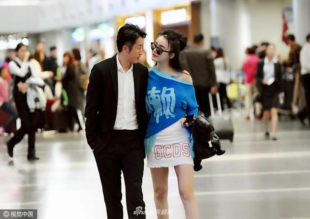组图:邹市明冉莹颖深情对望上演摸头杀
