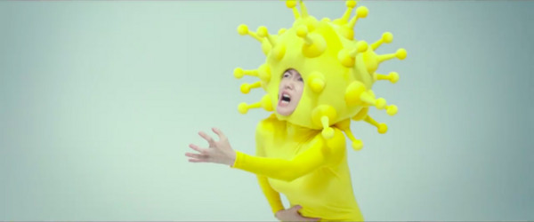 小S演出新片《吃吃的爱》挑战各种不同角色,笑翻网友