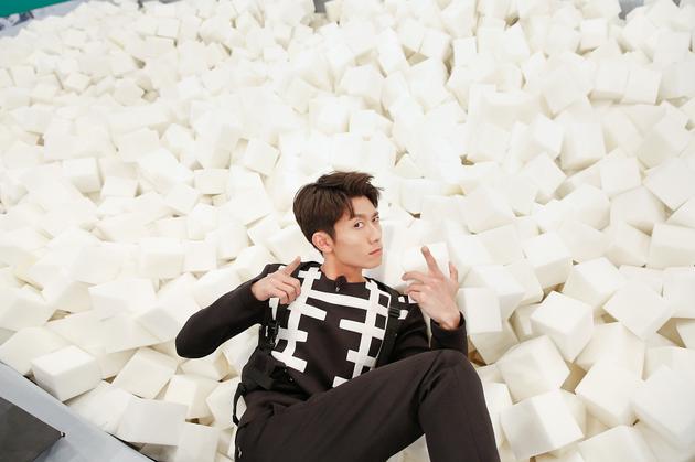 《高能》荧屏姐弟合体 张一山遭杨紫吐槽爆料