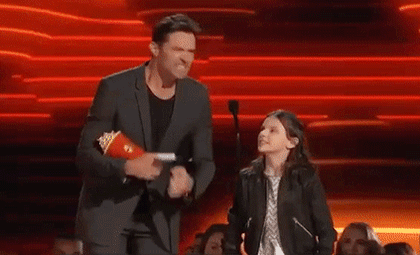 “最佳组合”一起亮狼爪