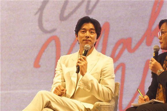 孔刘出席香港记者会