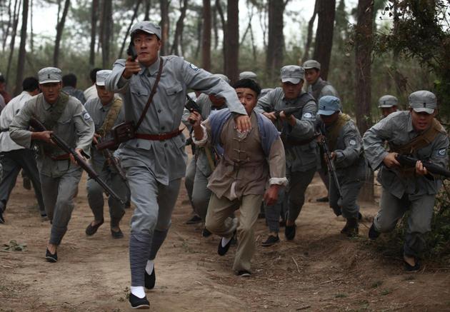 《踏破硝烟》剧照