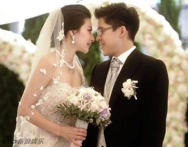 女星、女名人多有嫁入豪门之例,但像郭晶晶这样幸福的,乃是少数。