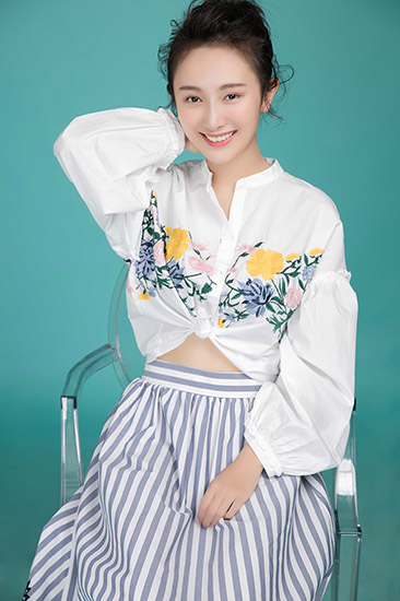 《御前厨神》热拍 90后才气小花鲁佳妮挑梁女一号