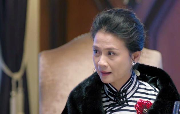 《欢乐颂2》穆丽燕化身曲妈妈回归为女儿出谋划策