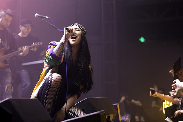 王金金热血开唱