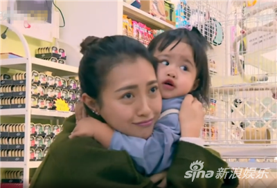 包文婧饺子拥抱