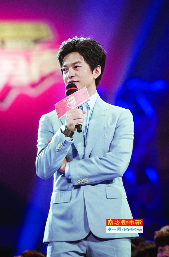 李健在现场发布会上发挥了“段子手”的才能,希望选手不要太“成熟”。