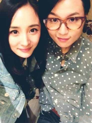 周笔畅演唱会杨幂要去掀她裙子?网友:画面太美