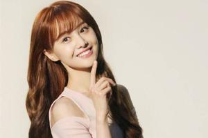 郑爽在老爸生日时开车采购,无意暴露小天后的