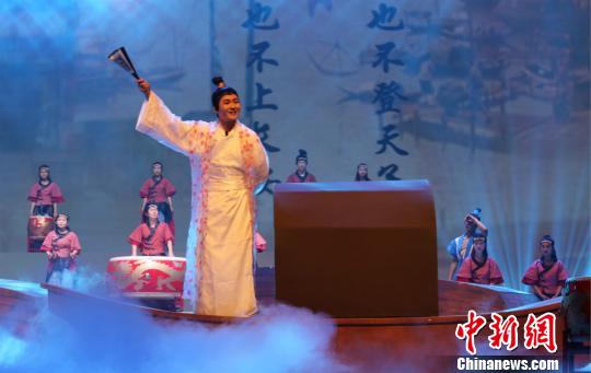 大型音诗画舞台剧《太湖传奇》在江苏无锡首演。　陈沛昀　摄